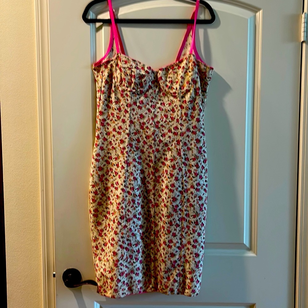 D&G DRESS - White pointelle floral corseted dress trimmed in fuchsia